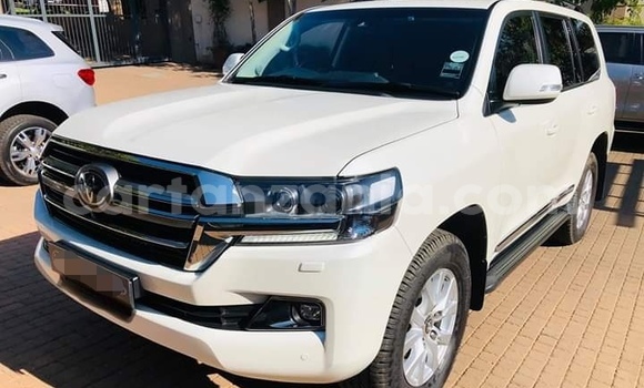 Nunua Ilio tumika Toyota Land Cruiser Nyeupe Gari ndani ya Dar es Salaam nchini Dar es Salaam Nunua Ilio tumika Toyota Land Cruiser Nyeupe Gari ndani ya Dar es Salaam nchini Dar es Salaam