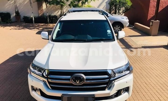 Nunua Ilio tumika Toyota Land Cruiser Nyeupe Gari ndani ya Dar es Salaam nchini Dar es Salaam Nunua Ilio tumika Toyota Land Cruiser Nyeupe Gari ndani ya Dar es Salaam nchini Dar es Salaam