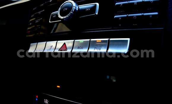 Nunua Ilio tumika Mercedes‒Benz E–Class Nyeupe Gari ndani ya Dar es Salaam nchini Dar es Salaam Nunua Ilio tumika Mercedes‒Benz E–Class Nyeupe Gari ndani ya Dar es Salaam nchini Dar es Salaam