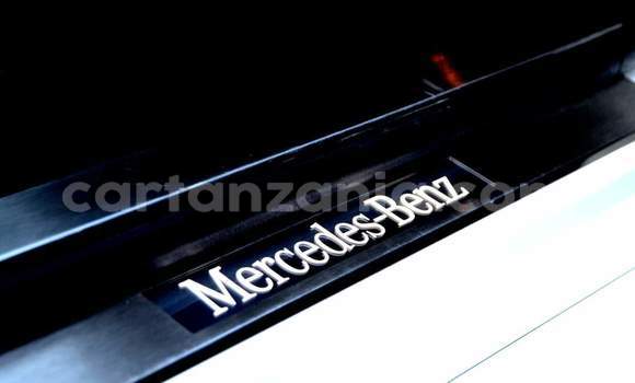 Nunua Ilio tumika Mercedes‒Benz E–Class Nyeupe Gari ndani ya Dar es Salaam nchini Dar es Salaam Nunua Ilio tumika Mercedes‒Benz E–Class Nyeupe Gari ndani ya Dar es Salaam nchini Dar es Salaam