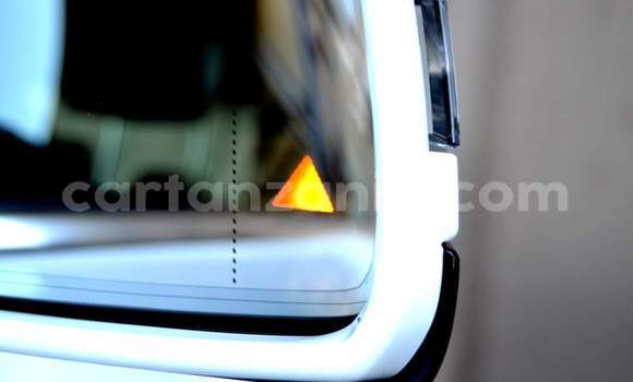 Nunua Ilio tumika Mercedes‒Benz E–Class Nyeupe Gari ndani ya Dar es Salaam nchini Dar es Salaam Nunua Ilio tumika Mercedes‒Benz E–Class Nyeupe Gari ndani ya Dar es Salaam nchini Dar es Salaam