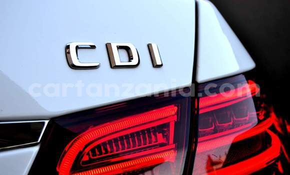 Nunua Ilio tumika Mercedes‒Benz E–Class Nyeupe Gari ndani ya Dar es Salaam nchini Dar es Salaam Nunua Ilio tumika Mercedes‒Benz E–Class Nyeupe Gari ndani ya Dar es Salaam nchini Dar es Salaam