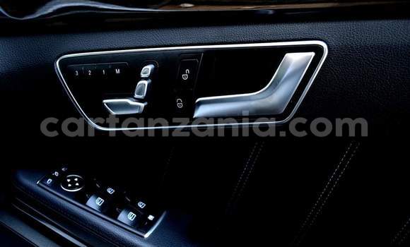 Nunua Ilio tumika Mercedes‒Benz E–Class Nyeupe Gari ndani ya Dar es Salaam nchini Dar es Salaam Nunua Ilio tumika Mercedes‒Benz E–Class Nyeupe Gari ndani ya Dar es Salaam nchini Dar es Salaam