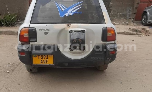 Buy Used Toyota RAV4 Silver Car in Dar es Salaam in Dar es Salaam Buy Used Toyota RAV4 Silver Car in Dar es Salaam in Dar es Salaam