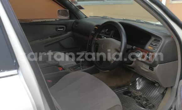 Buy Used Toyota Cresta White Car in Dar es Salaam in Dar es Salaam Buy Used Toyota Cresta White Car in Dar es Salaam in Dar es Salaam