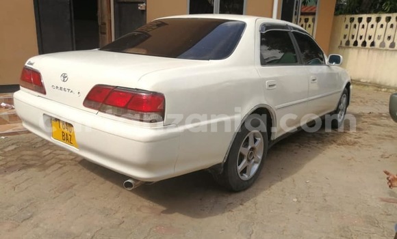Buy Used Toyota Cresta White Car in Dar es Salaam in Dar es Salaam Buy Used Toyota Cresta White Car in Dar es Salaam in Dar es Salaam