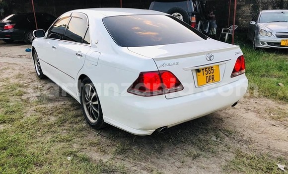Buy Used Toyota Crown White Car in Dar es Salaam in Dar es Salaam Buy Used Toyota Crown White Car in Dar es Salaam in Dar es Salaam