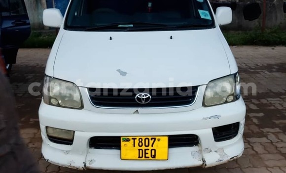 Buy Used Toyota Noah White Car in Dar es Salaam in Dar es Salaam