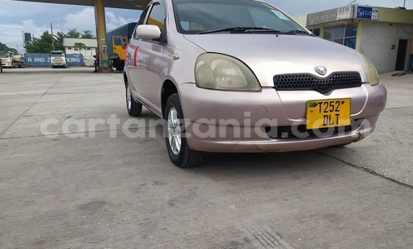 Nunua Ilio tumika Toyota Vitz Nyingine Gari ndani ya Dar es Salaam nchini Dar es Salaam