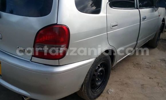 Nunua Ilio tumika Toyota Spacio Fedha Gari ndani ya Dar es Salaam nchini Dar es Salaam