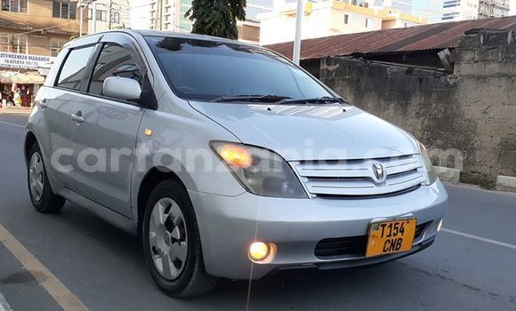 Buy Used Toyota IST Silver Car in Dar es Salaam in Dar es Salaam