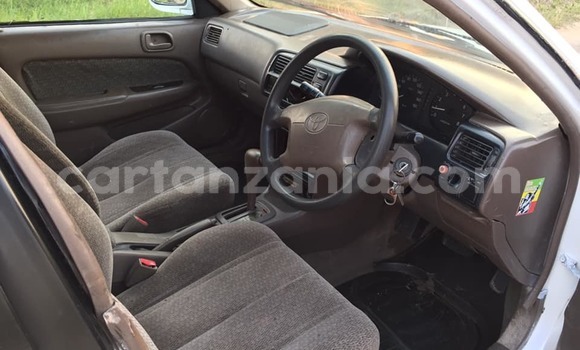 Nunua Ilio tumika Toyota Corolla Nyeupe Gari ndani ya Dar es Salaam nchini Dar es Salaam Nunua Ilio tumika Toyota Corolla Nyeupe Gari ndani ya Dar es Salaam nchini Dar es Salaam