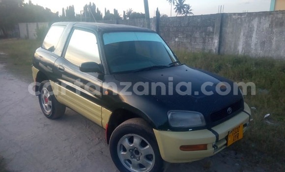 Nunua Ilio tumika Toyota RAV4 Nyeusi Gari ndani ya Dar es Salaam nchini Dar es Salaam Nunua Ilio tumika Toyota RAV4 Nyeusi Gari ndani ya Dar es Salaam nchini Dar es Salaam