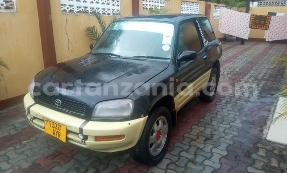 Nunua Ilio tumika Toyota RAV4 Nyeusi Gari ndani ya Dar es Salaam nchini Dar es Salaam Nunua Ilio tumika Toyota RAV4 Nyeusi Gari ndani ya Dar es Salaam nchini Dar es Salaam