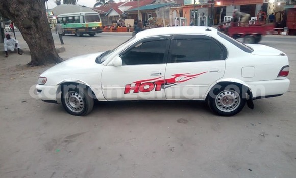 Nunua Ilio tumika Toyota Corolla Nyeupe Gari ndani ya Dar es Salaam nchini Dar es Salaam Nunua Ilio tumika Toyota Corolla Nyeupe Gari ndani ya Dar es Salaam nchini Dar es Salaam