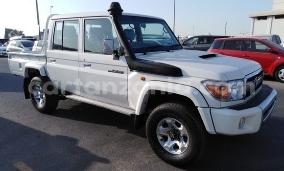 Buy New Toyota FJ Cruiser White Car in Bahi in Dodoma