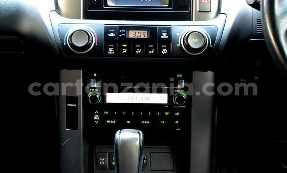 Nunua Ilio tumika Toyota Land Cruiser Prado Nyeupe Gari ndani ya Dar es Salaam nchini Dar es Salaam Nunua Ilio tumika Toyota Land Cruiser Prado Nyeupe Gari ndani ya Dar es Salaam nchini Dar es Salaam
