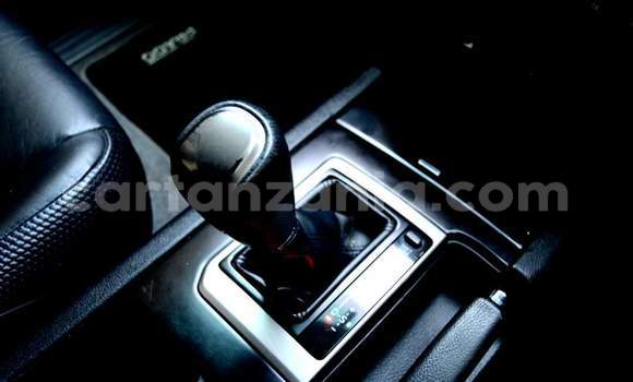 Nunua Ilio tumika Toyota Land Cruiser Prado Nyeupe Gari ndani ya Dar es Salaam nchini Dar es Salaam Nunua Ilio tumika Toyota Land Cruiser Prado Nyeupe Gari ndani ya Dar es Salaam nchini Dar es Salaam
