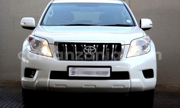 Nunua Ilio tumika Toyota Land Cruiser Prado Nyeupe Gari ndani ya Dar es Salaam nchini Dar es Salaam Nunua Ilio tumika Toyota Land Cruiser Prado Nyeupe Gari ndani ya Dar es Salaam nchini Dar es Salaam