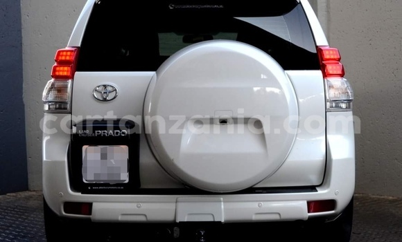 Nunua Ilio tumika Toyota Land Cruiser Prado Nyeupe Gari ndani ya Dar es Salaam nchini Dar es Salaam Nunua Ilio tumika Toyota Land Cruiser Prado Nyeupe Gari ndani ya Dar es Salaam nchini Dar es Salaam