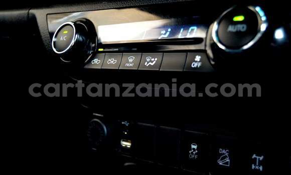 Nunua Ilio tumika Toyota Hilux Nyeupe Gari ndani ya Dar es Salaam nchini Dar es Salaam Nunua Ilio tumika Toyota Hilux Nyeupe Gari ndani ya Dar es Salaam nchini Dar es Salaam