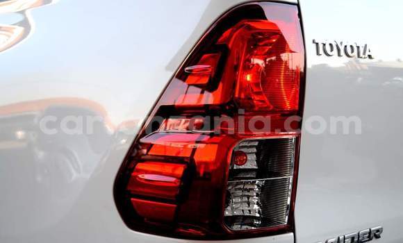 Nunua Ilio tumika Toyota Hilux Nyeupe Gari ndani ya Dar es Salaam nchini Dar es Salaam Nunua Ilio tumika Toyota Hilux Nyeupe Gari ndani ya Dar es Salaam nchini Dar es Salaam