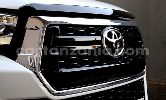 Nunua Ilio tumika Toyota Hilux Nyeupe Gari ndani ya Dar es Salaam nchini Dar es Salaam Nunua Ilio tumika Toyota Hilux Nyeupe Gari ndani ya Dar es Salaam nchini Dar es Salaam