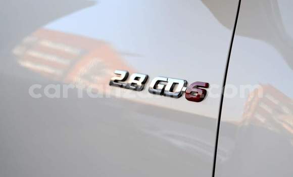 Nunua Ilio tumika Toyota Hilux Nyeupe Gari ndani ya Dar es Salaam nchini Dar es Salaam Nunua Ilio tumika Toyota Hilux Nyeupe Gari ndani ya Dar es Salaam nchini Dar es Salaam