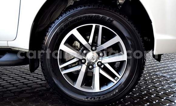 Nunua Ilio tumika Toyota Hilux Nyeupe Gari ndani ya Dar es Salaam nchini Dar es Salaam Nunua Ilio tumika Toyota Hilux Nyeupe Gari ndani ya Dar es Salaam nchini Dar es Salaam