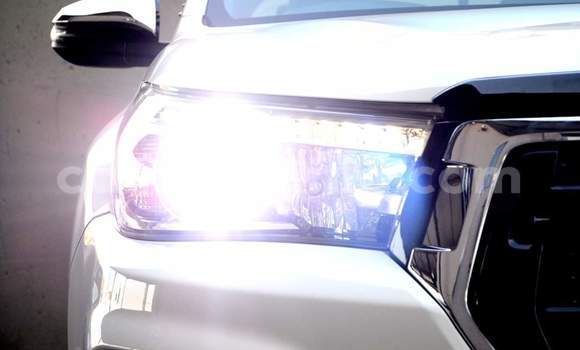 Nunua Ilio tumika Toyota Hilux Nyeupe Gari ndani ya Dar es Salaam nchini Dar es Salaam Nunua Ilio tumika Toyota Hilux Nyeupe Gari ndani ya Dar es Salaam nchini Dar es Salaam