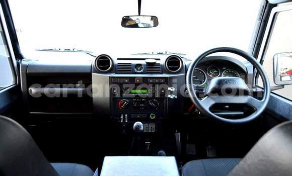 Nunua Ilio tumika Land Rover Defender Nyeupe Gari ndani ya Dar es Salaam nchini Dar es Salaam Nunua Ilio tumika Land Rover Defender Nyeupe Gari ndani ya Dar es Salaam nchini Dar es Salaam
