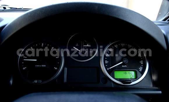 Nunua Ilio tumika Land Rover Defender Nyeupe Gari ndani ya Dar es Salaam nchini Dar es Salaam Nunua Ilio tumika Land Rover Defender Nyeupe Gari ndani ya Dar es Salaam nchini Dar es Salaam