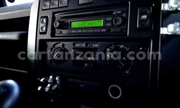 Nunua Ilio tumika Land Rover Defender Nyeupe Gari ndani ya Dar es Salaam nchini Dar es Salaam Nunua Ilio tumika Land Rover Defender Nyeupe Gari ndani ya Dar es Salaam nchini Dar es Salaam