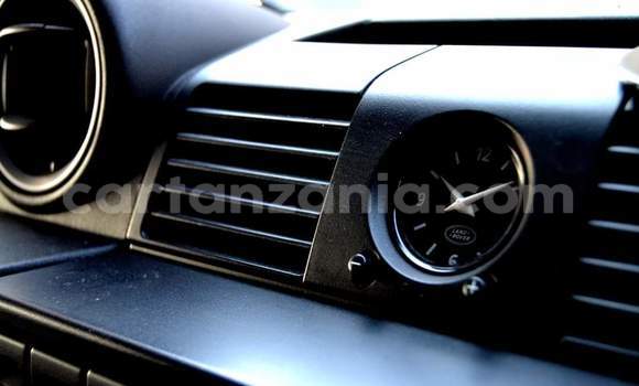 Nunua Ilio tumika Land Rover Defender Nyeupe Gari ndani ya Dar es Salaam nchini Dar es Salaam Nunua Ilio tumika Land Rover Defender Nyeupe Gari ndani ya Dar es Salaam nchini Dar es Salaam