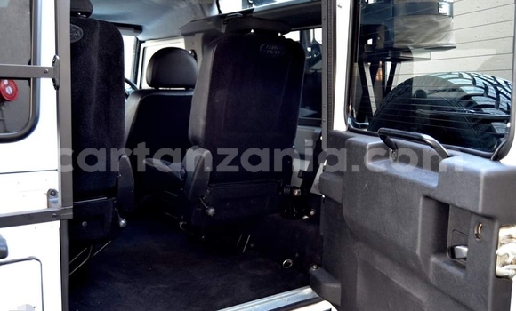 Nunua Ilio tumika Land Rover Defender Nyeupe Gari ndani ya Dar es Salaam nchini Dar es Salaam Nunua Ilio tumika Land Rover Defender Nyeupe Gari ndani ya Dar es Salaam nchini Dar es Salaam