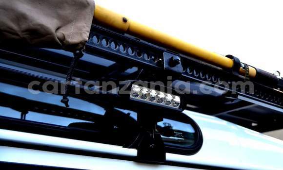 Nunua Ilio tumika Land Rover Defender Nyeupe Gari ndani ya Dar es Salaam nchini Dar es Salaam Nunua Ilio tumika Land Rover Defender Nyeupe Gari ndani ya Dar es Salaam nchini Dar es Salaam