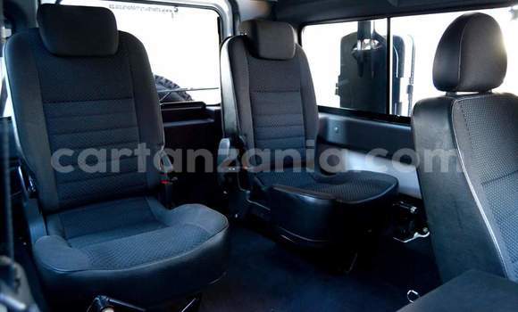 Nunua Ilio tumika Land Rover Defender Nyeupe Gari ndani ya Dar es Salaam nchini Dar es Salaam Nunua Ilio tumika Land Rover Defender Nyeupe Gari ndani ya Dar es Salaam nchini Dar es Salaam