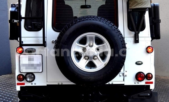 Nunua Ilio tumika Land Rover Defender Nyeupe Gari ndani ya Dar es Salaam nchini Dar es Salaam Nunua Ilio tumika Land Rover Defender Nyeupe Gari ndani ya Dar es Salaam nchini Dar es Salaam