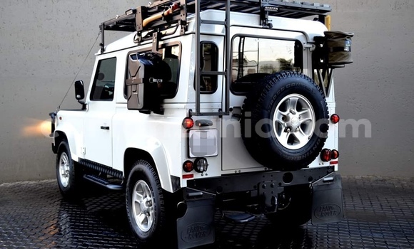 Nunua Ilio tumika Land Rover Defender Nyeupe Gari ndani ya Dar es Salaam nchini Dar es Salaam Nunua Ilio tumika Land Rover Defender Nyeupe Gari ndani ya Dar es Salaam nchini Dar es Salaam