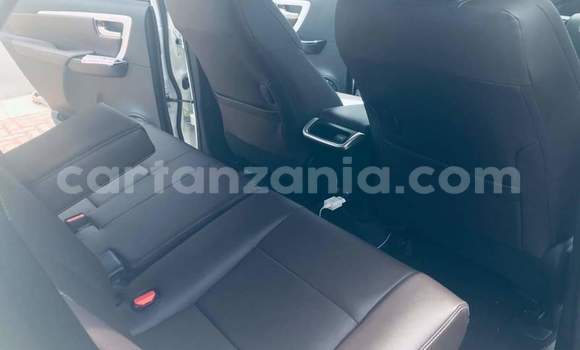 Nunua Ilio tumika Toyota Fortuner Nyeupe Gari ndani ya Dar es Salaam nchini Dar es Salaam Nunua Ilio tumika Toyota Fortuner Nyeupe Gari ndani ya Dar es Salaam nchini Dar es Salaam