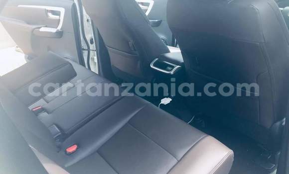 Nunua Ilio tumika Toyota Fortuner Nyeupe Gari ndani ya Dar es Salaam nchini Dar es Salaam Nunua Ilio tumika Toyota Fortuner Nyeupe Gari ndani ya Dar es Salaam nchini Dar es Salaam