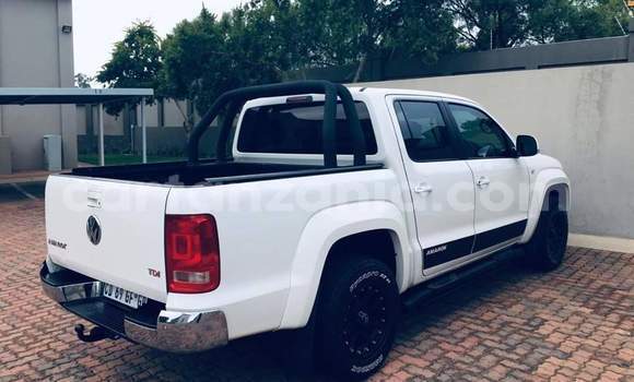Nunua Ilio tumika Volkswagen Amarok Nyeupe Gari ndani ya Dar es Salaam nchini Dar es Salaam Nunua Ilio tumika Volkswagen Amarok Nyeupe Gari ndani ya Dar es Salaam nchini Dar es Salaam