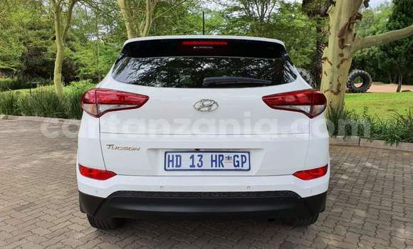 Nunua Ilio tumika Hyundai Tucson Nyeupe Gari ndani ya Dar es Salaam nchini Dar es Salaam Nunua Ilio tumika Hyundai Tucson Nyeupe Gari ndani ya Dar es Salaam nchini Dar es Salaam