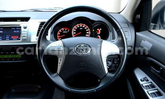 Nunua Ilio tumika Toyota Hilux Nyeupe Gari ndani ya Dar es Salaam nchini Dar es Salaam Nunua Ilio tumika Toyota Hilux Nyeupe Gari ndani ya Dar es Salaam nchini Dar es Salaam