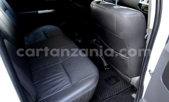 Nunua Ilio tumika Toyota Hilux Nyeupe Gari ndani ya Dar es Salaam nchini Dar es Salaam Nunua Ilio tumika Toyota Hilux Nyeupe Gari ndani ya Dar es Salaam nchini Dar es Salaam