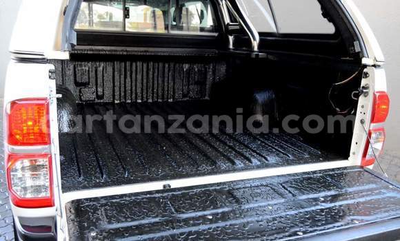 Nunua Ilio tumika Toyota Hilux Nyeupe Gari ndani ya Dar es Salaam nchini Dar es Salaam Nunua Ilio tumika Toyota Hilux Nyeupe Gari ndani ya Dar es Salaam nchini Dar es Salaam