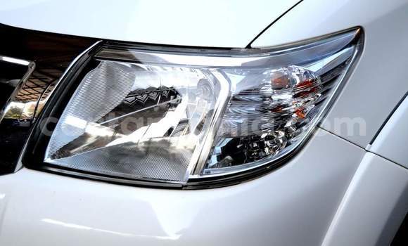 Nunua Ilio tumika Toyota Hilux Nyeupe Gari ndani ya Dar es Salaam nchini Dar es Salaam Nunua Ilio tumika Toyota Hilux Nyeupe Gari ndani ya Dar es Salaam nchini Dar es Salaam