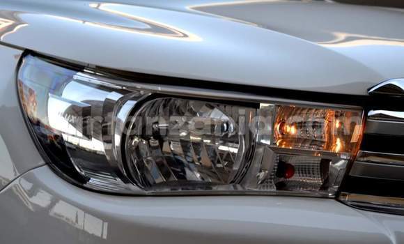 Nunua Ilio tumika Toyota Hilux Nyeupe Gari ndani ya Dar es Salaam nchini Dar es Salaam Nunua Ilio tumika Toyota Hilux Nyeupe Gari ndani ya Dar es Salaam nchini Dar es Salaam