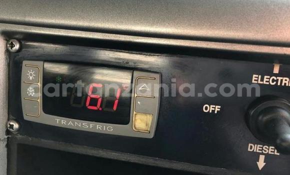 Nunua Ilio tumika Nissan UD Nyeupe Lori ndani ya Dar es Salaam nchini Dar es Salaam Nunua Ilio tumika Nissan UD Nyeupe Lori ndani ya Dar es Salaam nchini Dar es Salaam