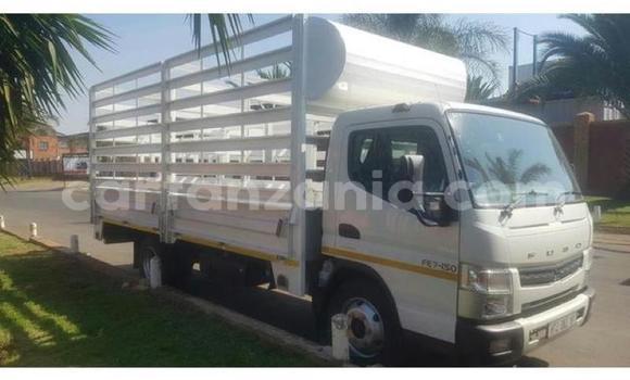 Buy Used Mitsubishi Fuso Fighter White Truck in Dar es Salaam in Dar es Salaam Buy Used Mitsubishi Fuso Fighter White Truck in Dar es Salaam in Dar es Salaam